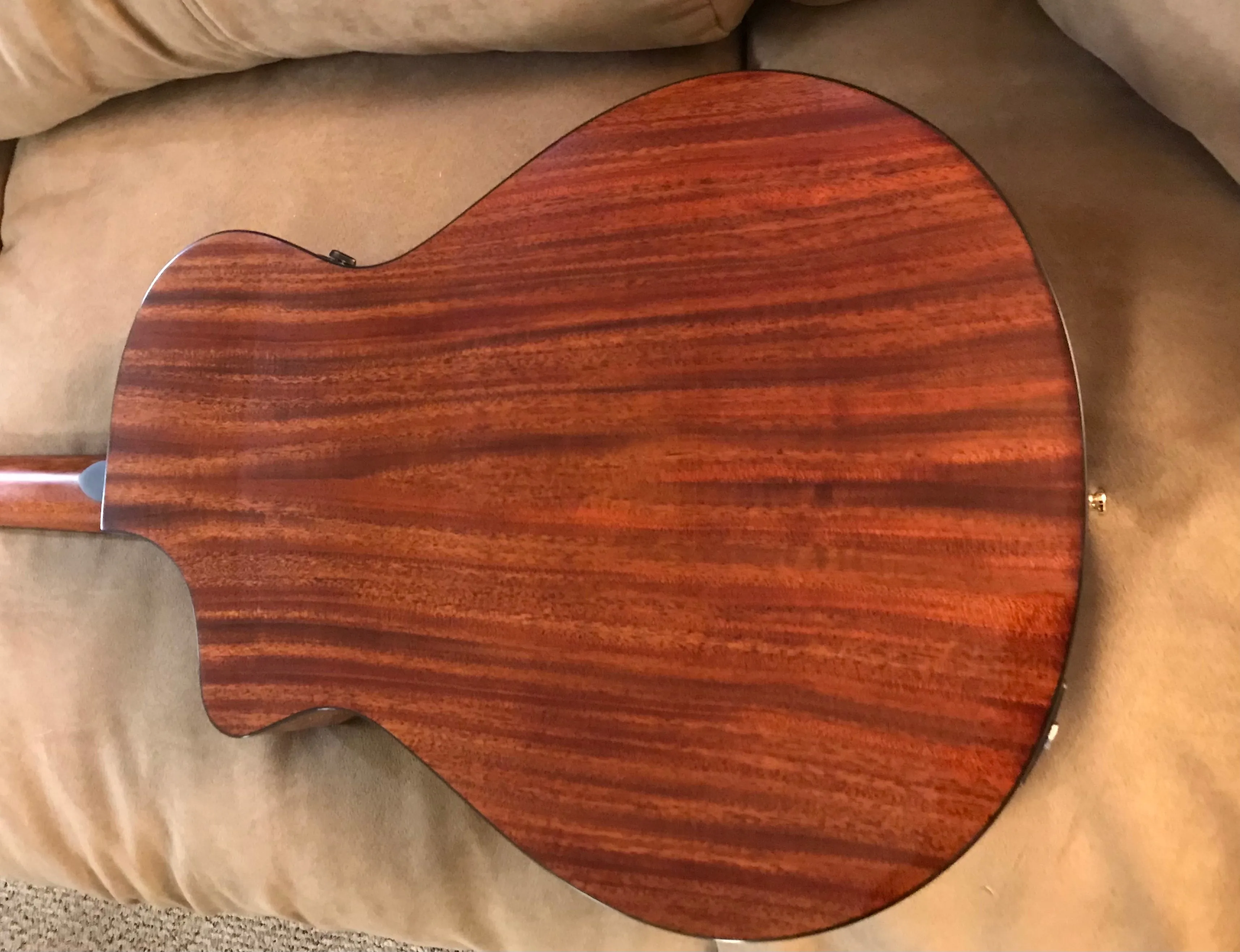 Breedlove Solo Pro Concert Edgeburst CE Acoustic-Electric Guitar with Hardshell Case