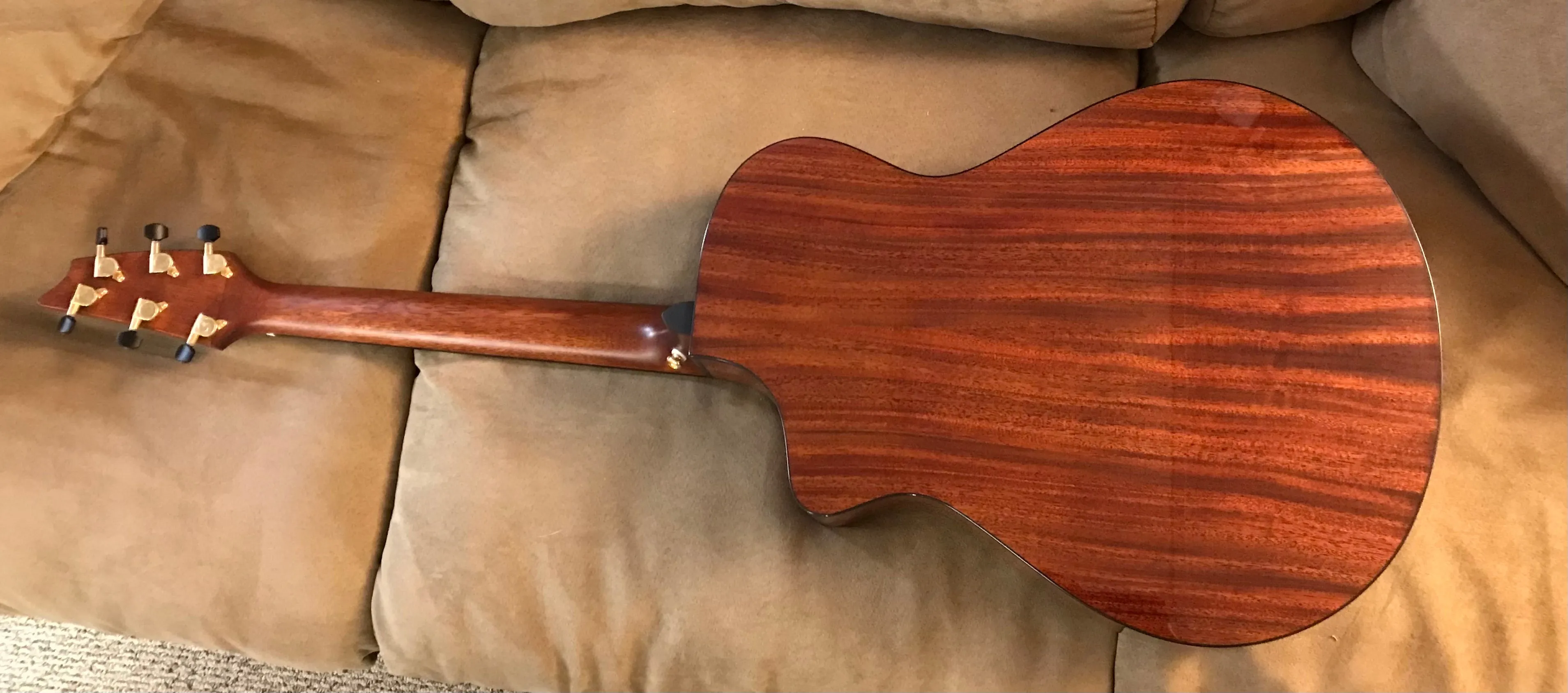 Breedlove Solo Pro Concert Edgeburst CE Acoustic-Electric Guitar with Hardshell Case