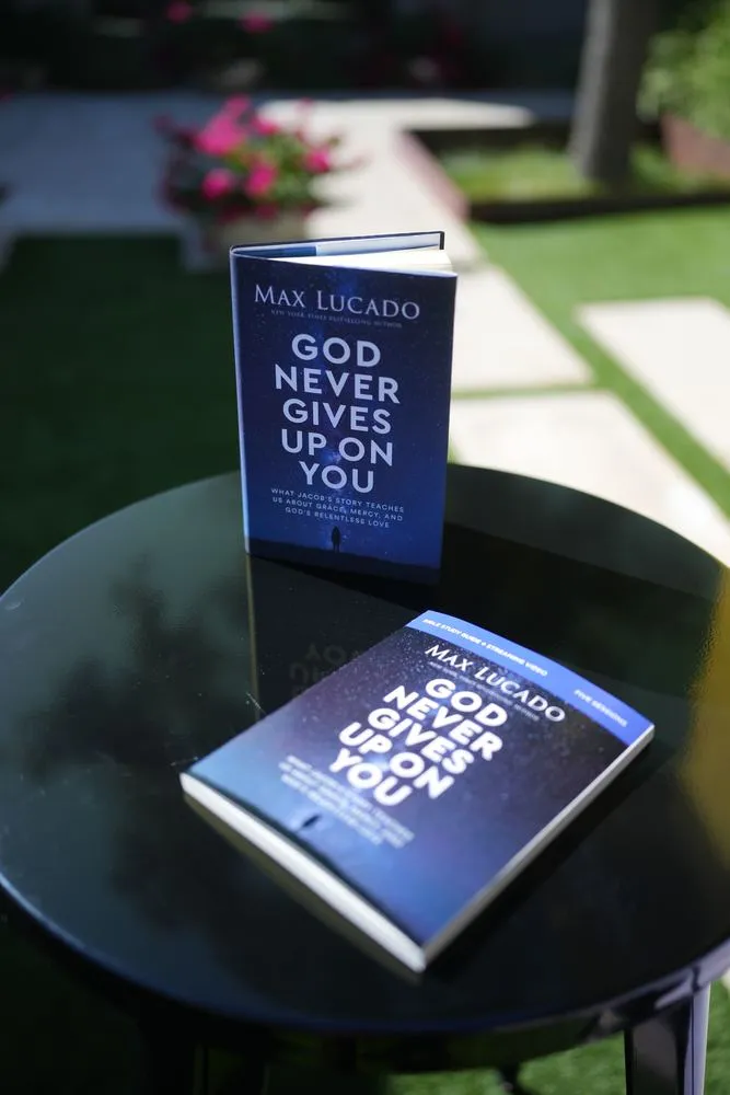 God Never Gives Up on You Bible Study Guide plus Streaming Video: What Jacob’s Story Teaches Us About Grace, Mercy, and God’s Relentless Love