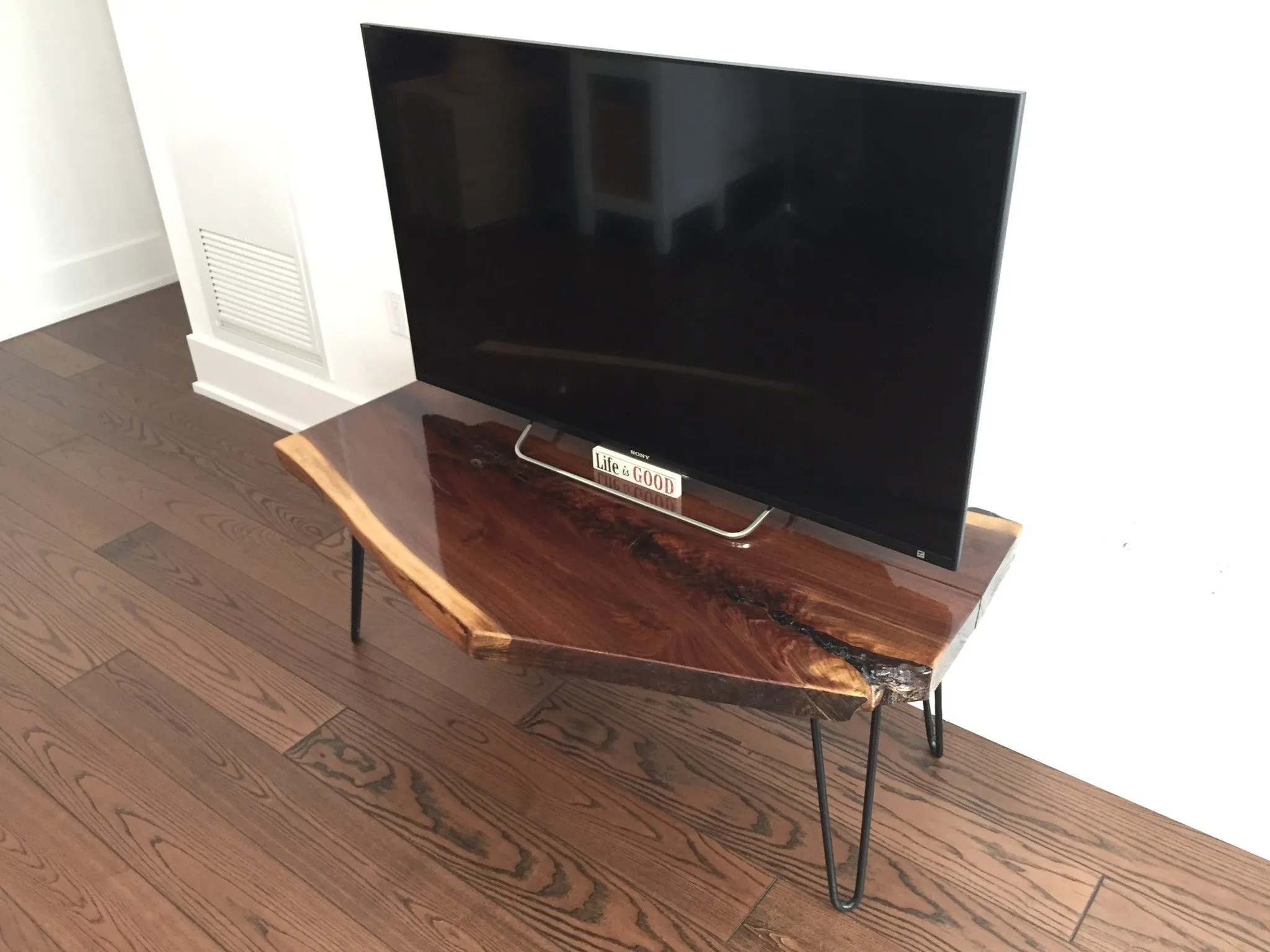 Live Edge TV console - King of hearts