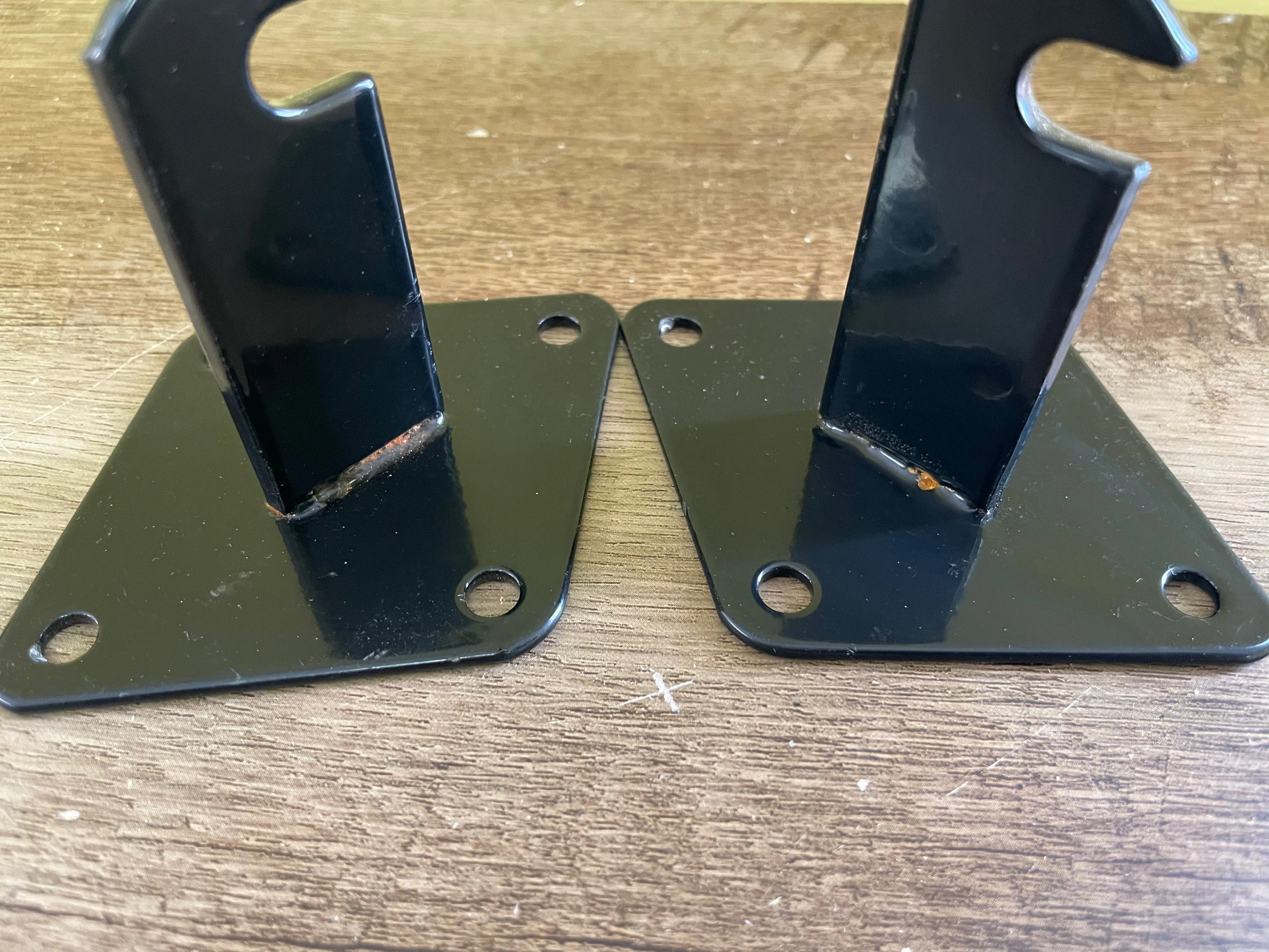 <€€ Lot of 14 Black Wall Mount Brackets for Wire and Slat Grid Panels
