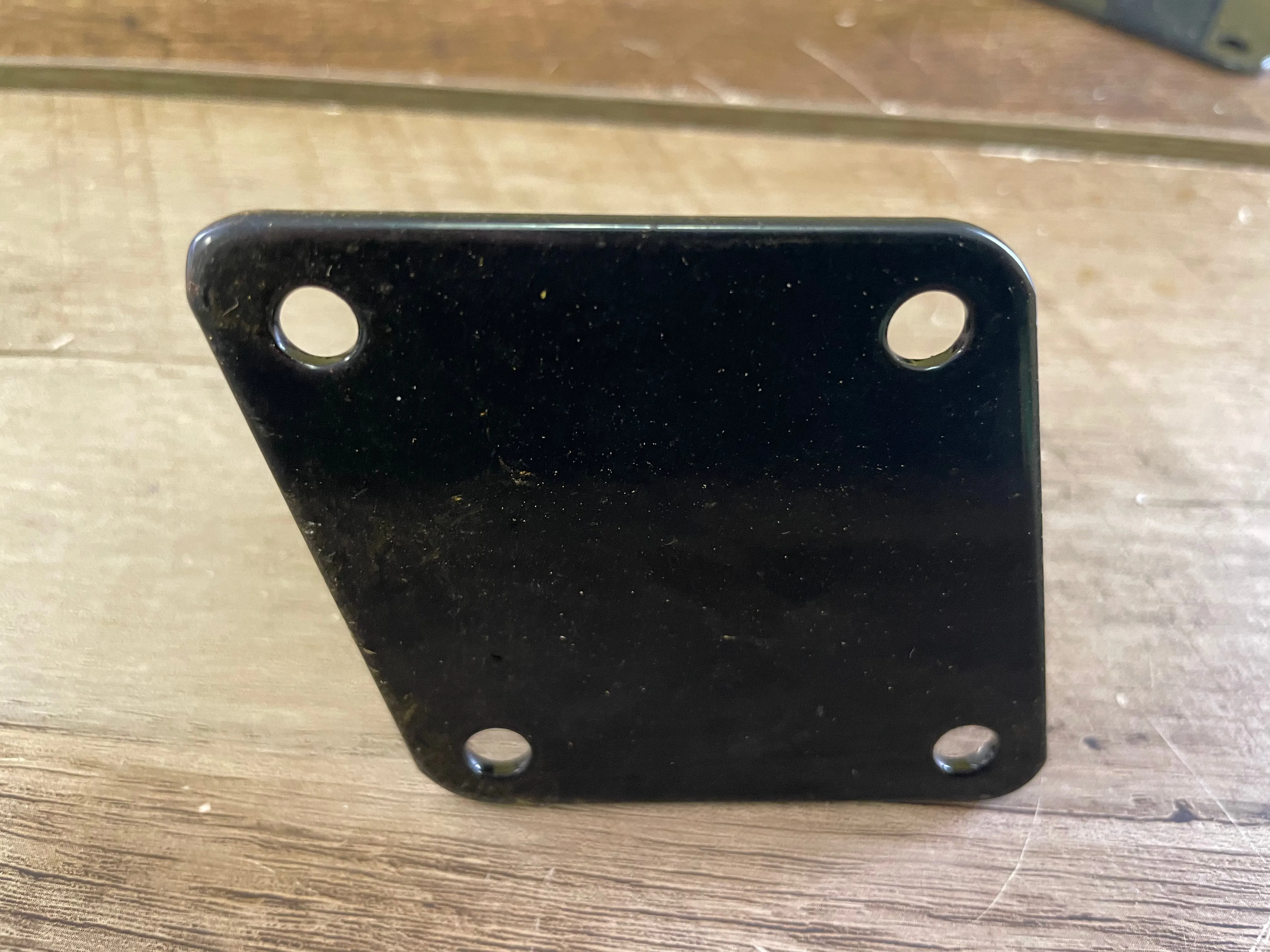 <€€ Lot of 14 Black Wall Mount Brackets for Wire and Slat Grid Panels