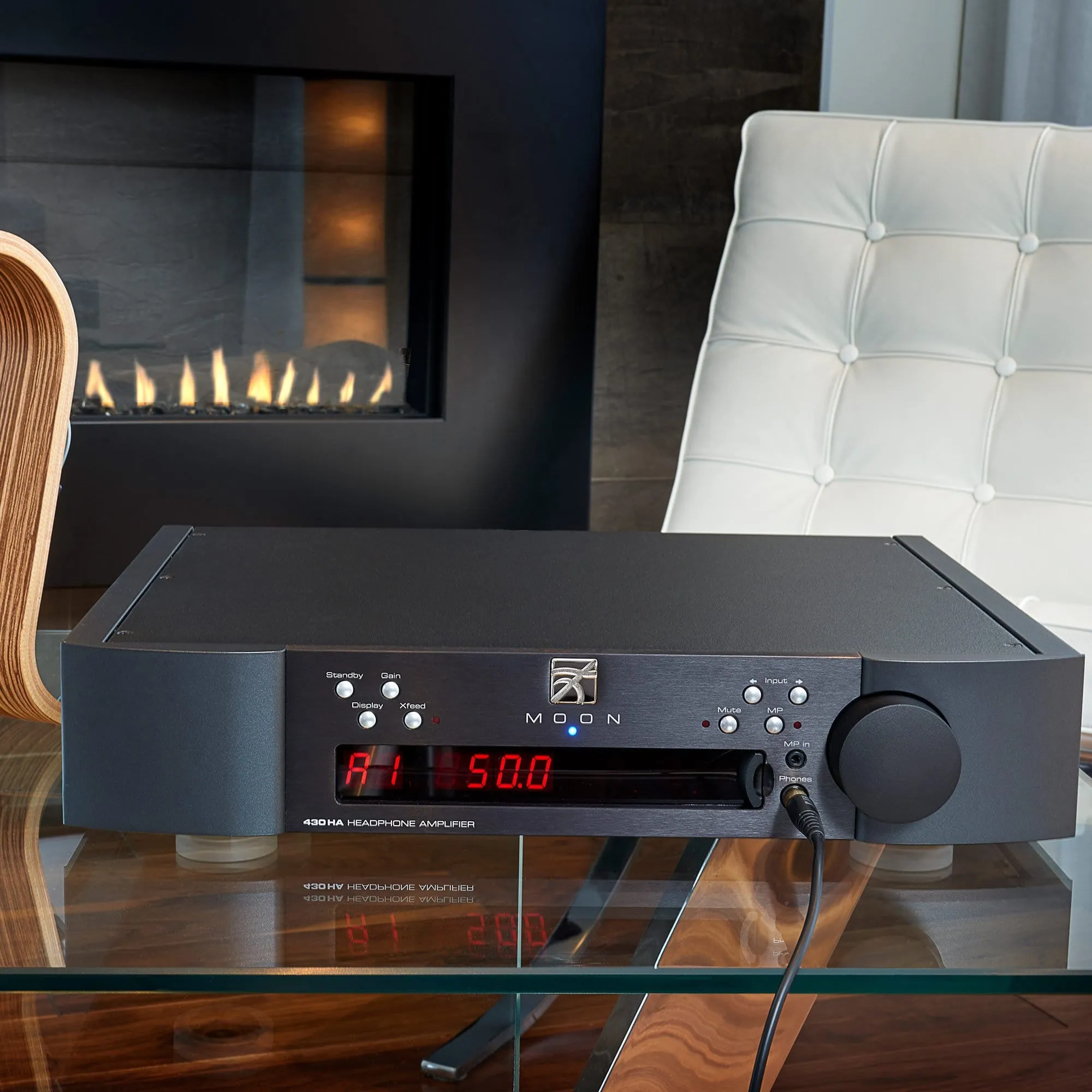 Simaudio MOON 430HA Headphone Amplifier