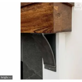 The Jeffery Style Shelf Bracket